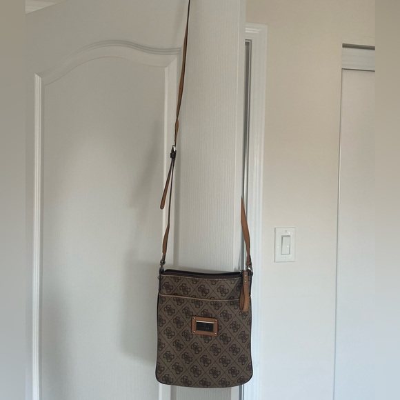 Guess Satchel - Picture 3 of 4